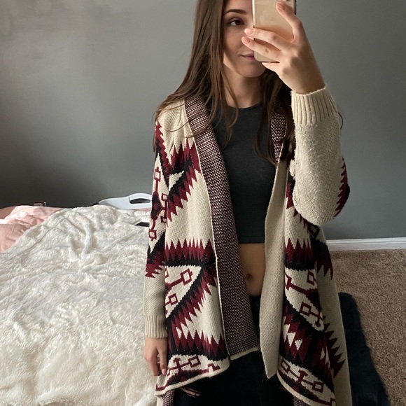Thick Tribal Print Cardigan - Picture 2 of 7